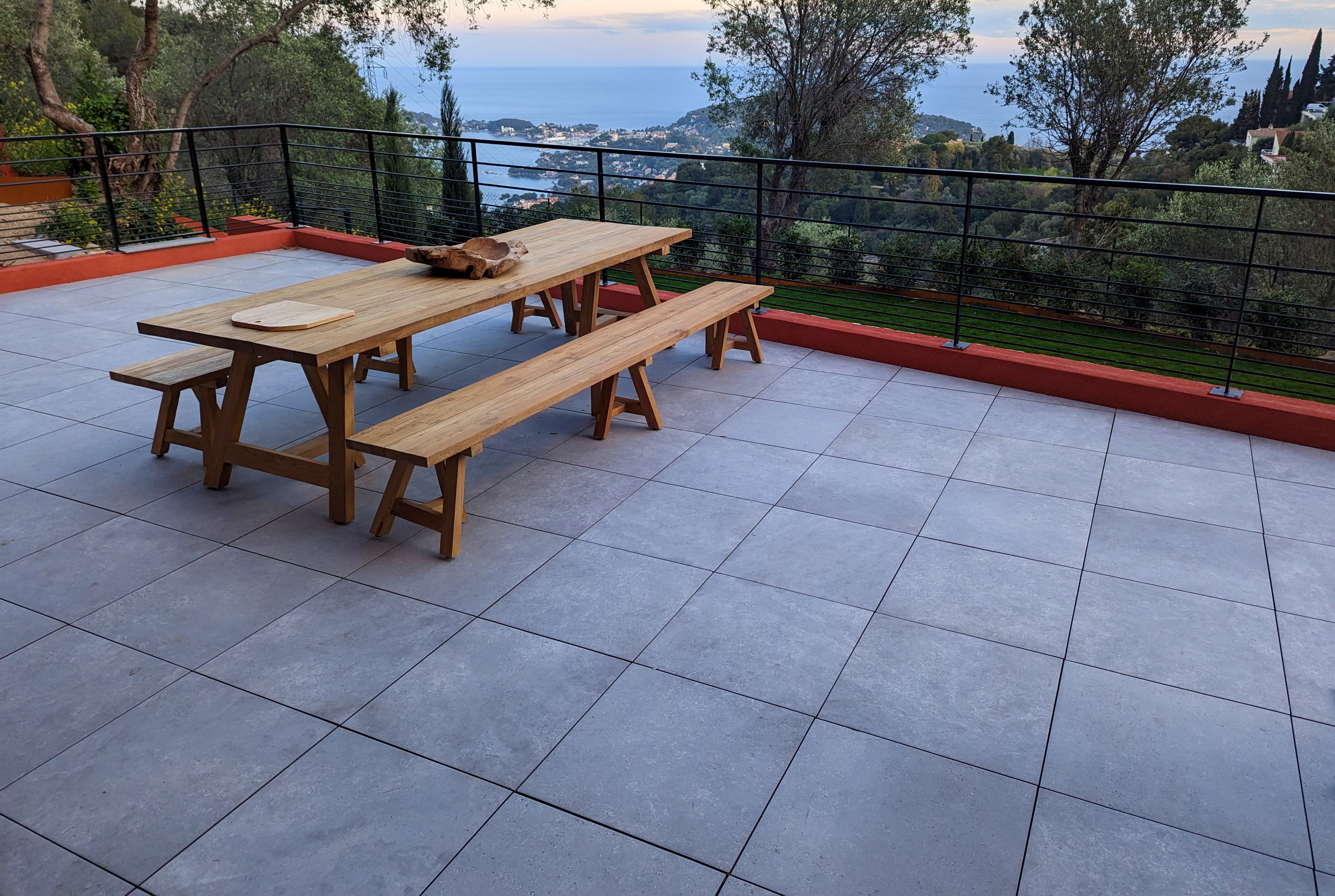 Terrasse carrelage sur plot 2 cm